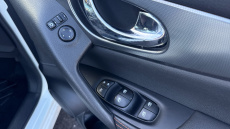 Nissan Qashqai 1.3 DiG-T N-Motion 5dr Petrol Hatchback